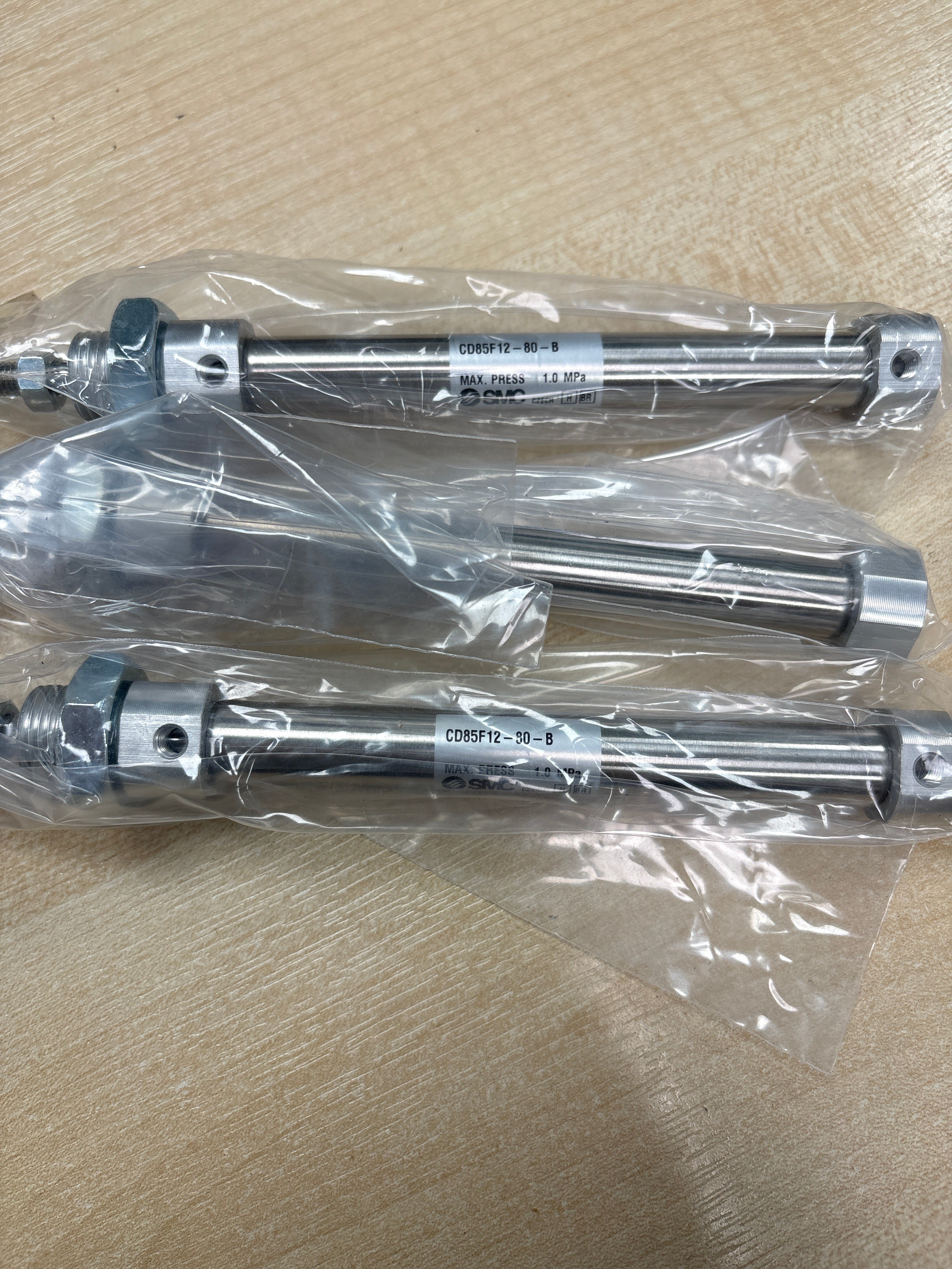 Pack of three SMC CD85F12-80-B