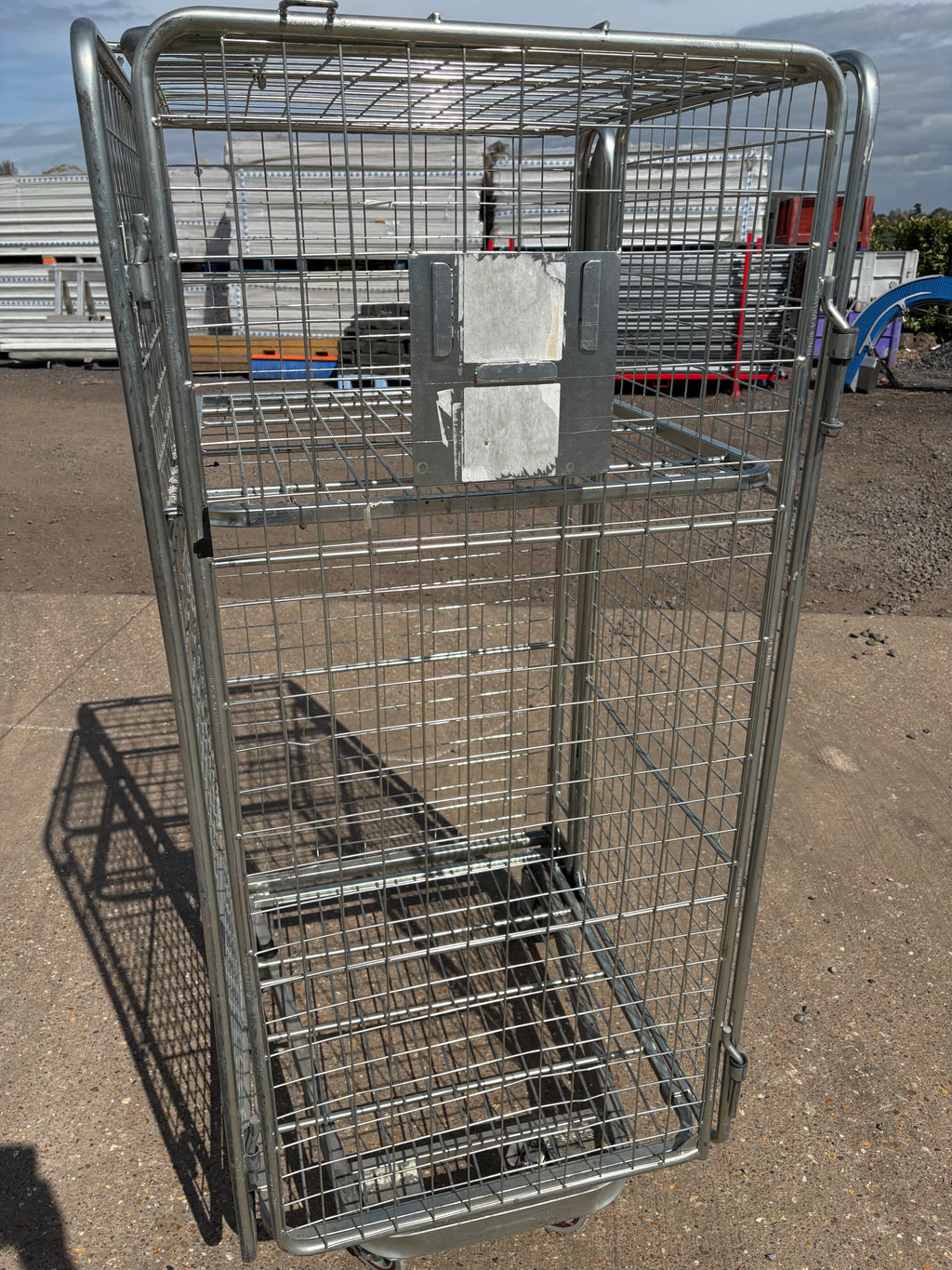 Six sided pallet cage