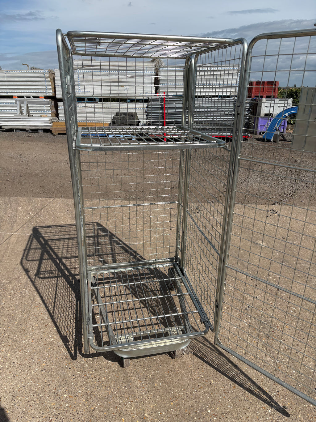 Six sided pallet cage