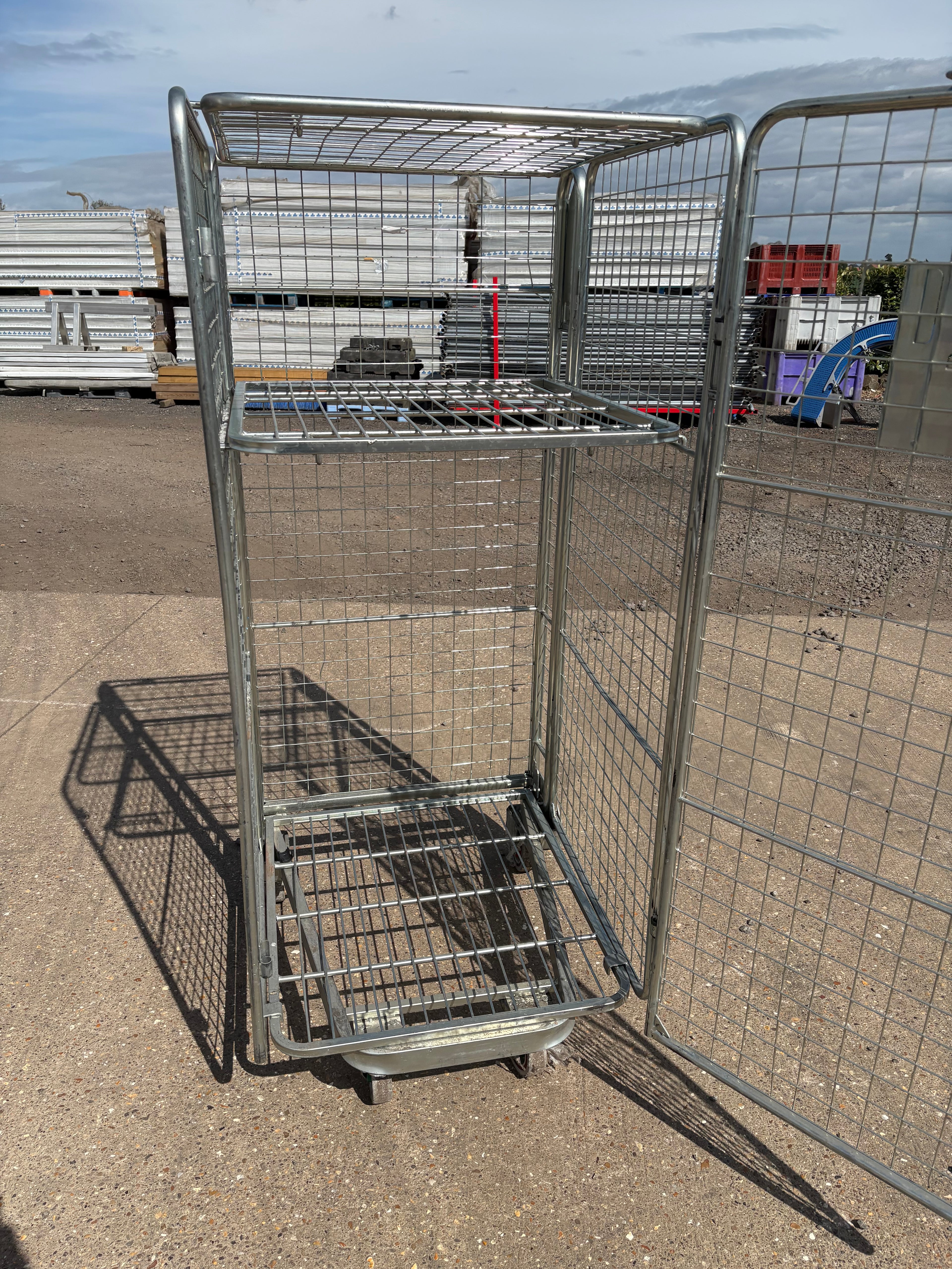 Six sided pallet cage